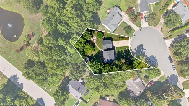 5805 Edgebrook Court, photo 4 of 48