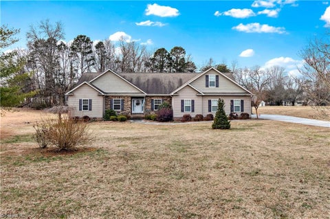 Photo for 2151 Hickory Tree Road