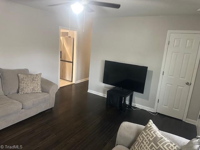 1221 woodbriar Avenue