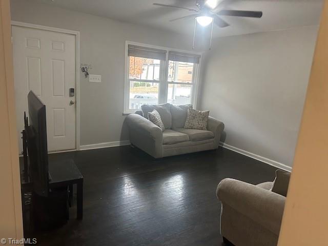 1221 woodbriar Avenue