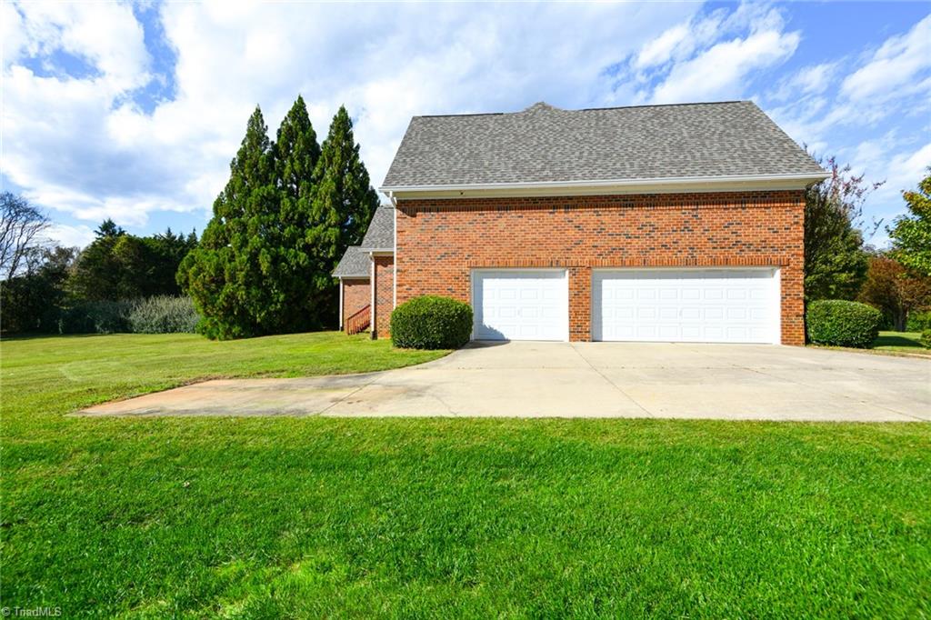 Greensboro, North Carolina 27410, United States, 5 Bedrooms Bedrooms, ,4 BathroomsBathrooms,Residential,Active,234675