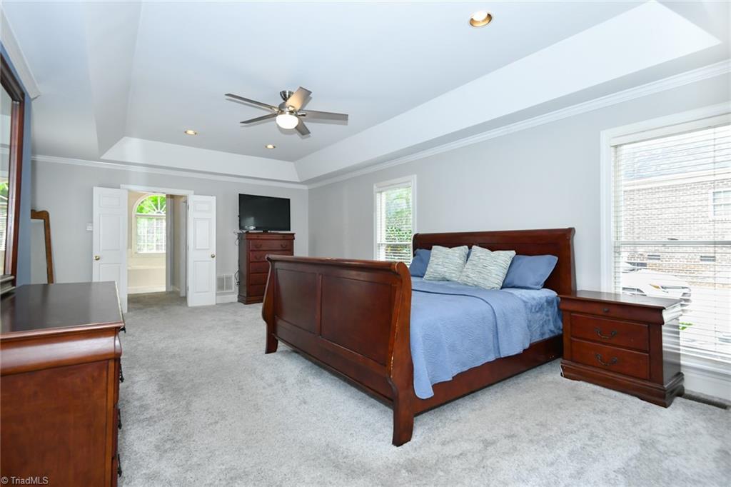 Greensboro, North Carolina 27410, United States, 5 Bedrooms Bedrooms, ,4 BathroomsBathrooms,Residential,Active,234675