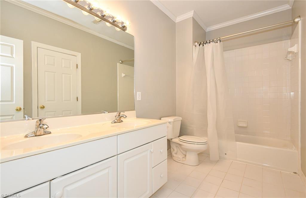 Greensboro, North Carolina 27410, United States, 5 Bedrooms Bedrooms, ,4 BathroomsBathrooms,Residential,Active,234675