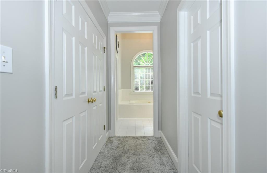 Greensboro, North Carolina 27410, United States, 5 Bedrooms Bedrooms, ,4 BathroomsBathrooms,Residential,Active,234675