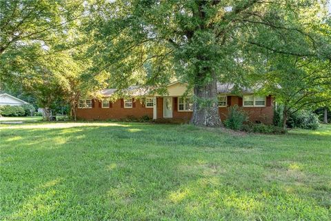 A home in Kernersville