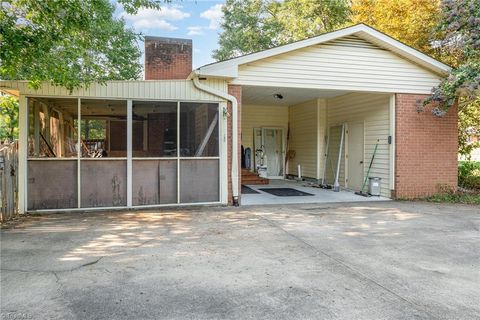 A home in Kernersville