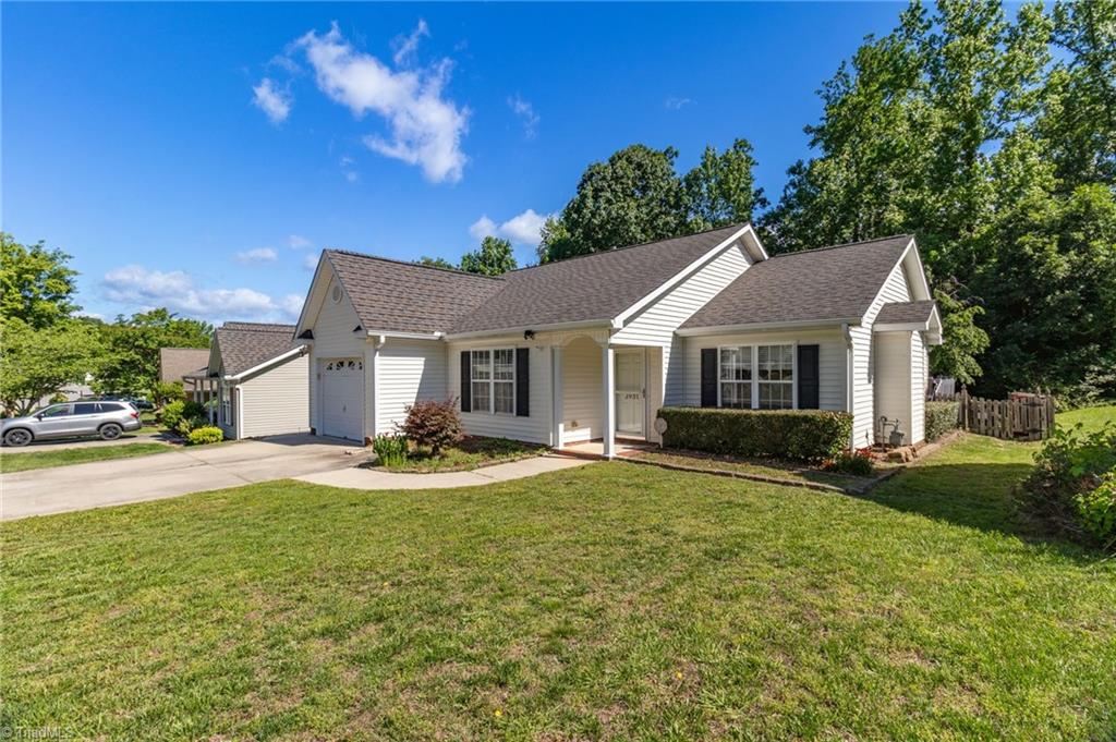 3931 Hickswood Forest Drive, High Point, North Carolina image 5