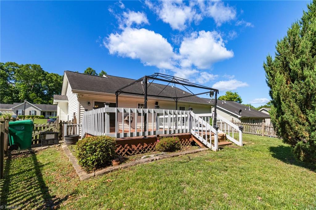 3931 Hickswood Forest Drive, High Point, North Carolina image 27