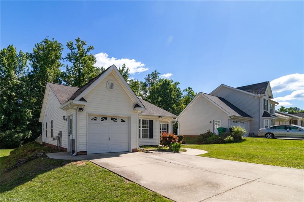 3931 Hickswood Forest Drive, High Point, North Carolina image 3