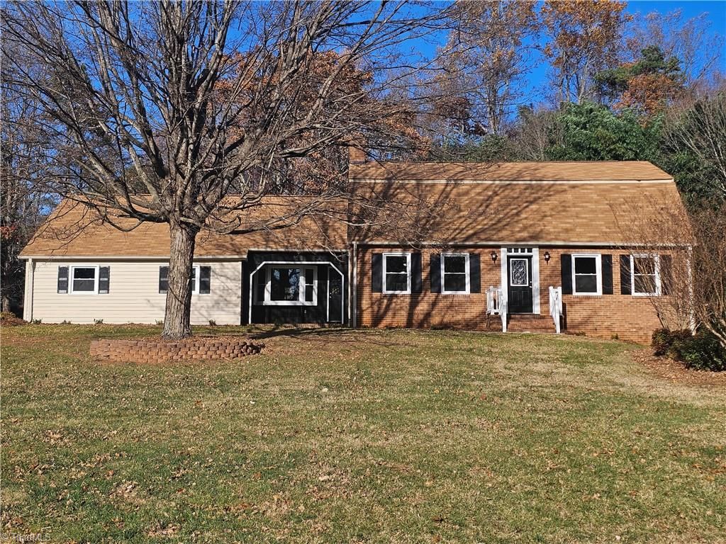 Photo of 3721 Herchel Lane, Winston-Salem, NC 27106 (MLS # 1210105)