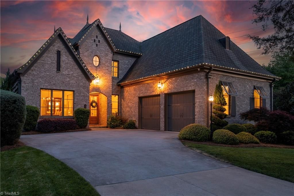 Photo of 4090 Carriage Manor Cove, Winston-Salem, NC 27106 (MLS # 1215556)