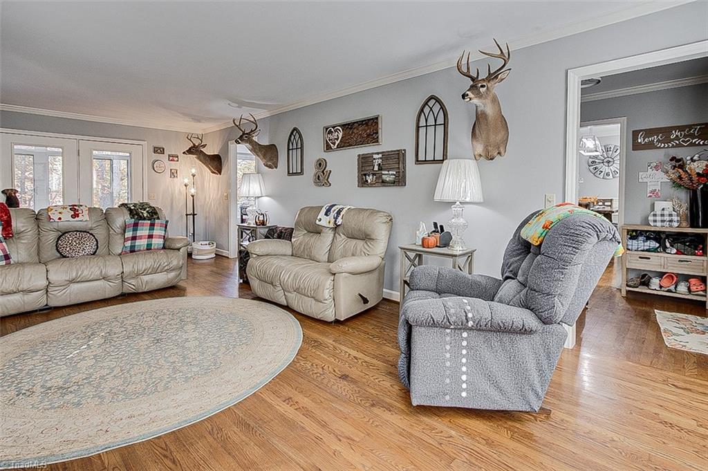 947 Rockcliff Terrace