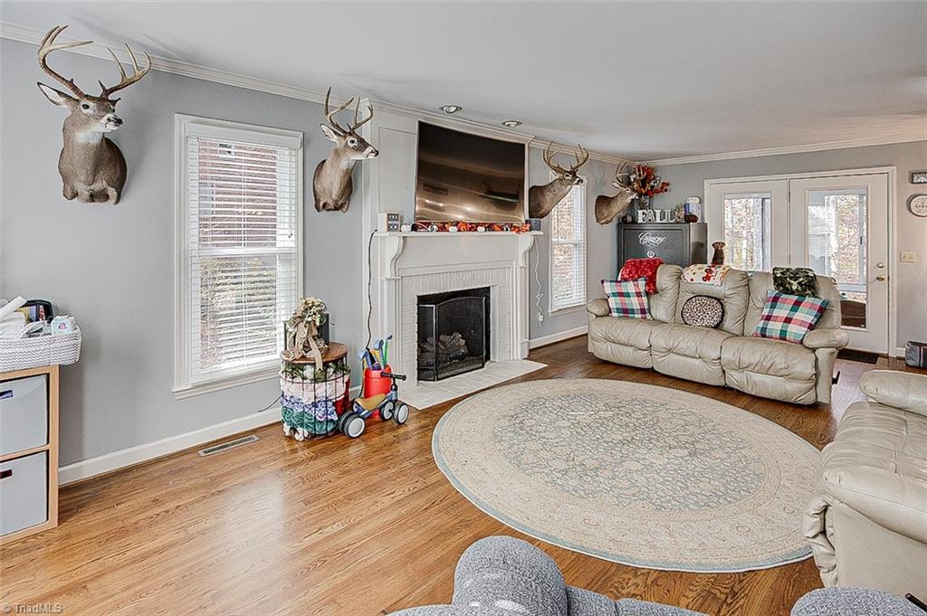 947 Rockcliff Terrace