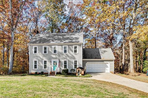 Homes For Sale - 947 Rockcliff Terrace<br/> Randolph County, Asheboro, NC 27205