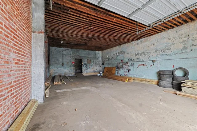 113 Morgan Road, photo 4 of 12