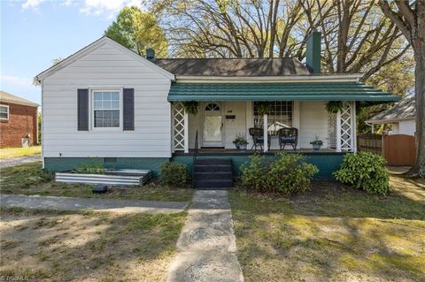 Homes For Sale - 108 Markham Street<br/> Burlington, NC 27215
