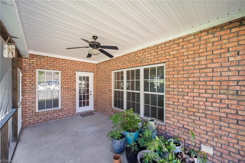 Kernersville, North Carolina 27284, United States, 4 Bedrooms Bedrooms, ,3 BathroomsBathrooms,Residential,Active,228296