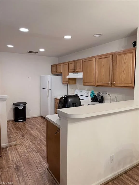 807 Creek Crossing Trail, photo 4 of 27