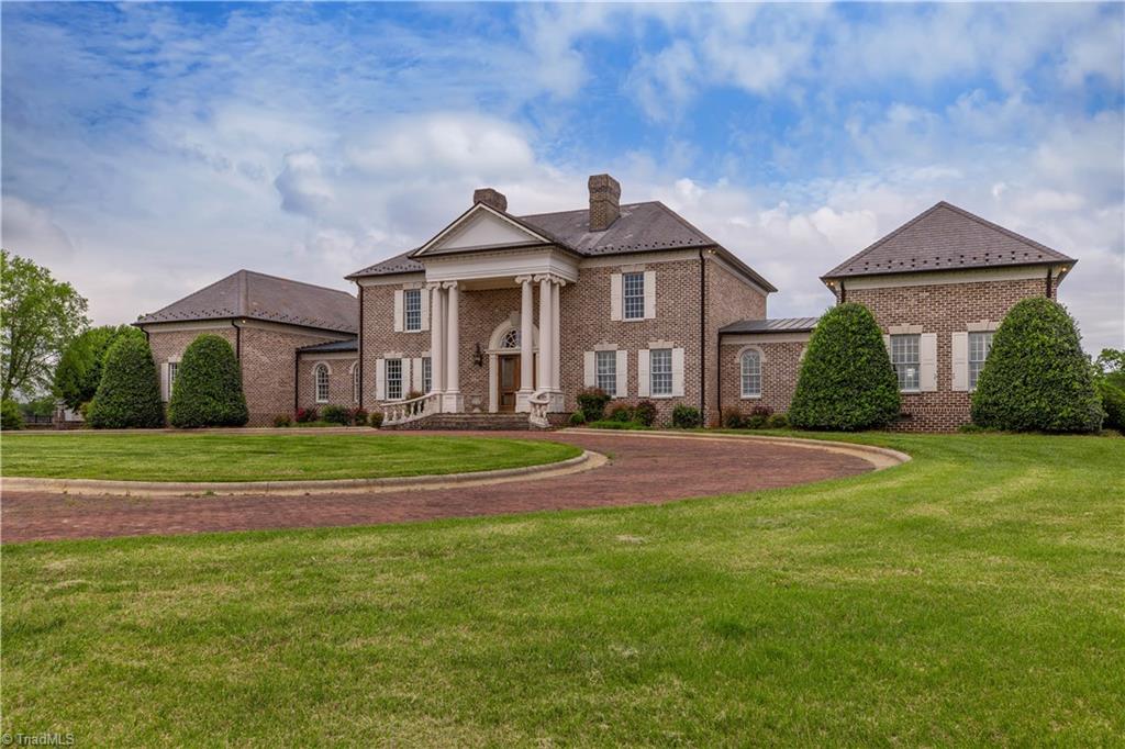 1100 Glen Oaks Drive, Hamptonville, North Carolina image 4