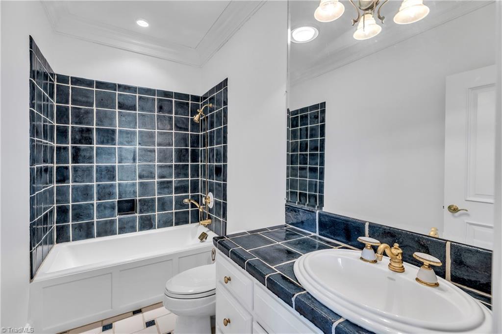 1100 Glen Oaks Drive, Hamptonville, North Carolina image 32