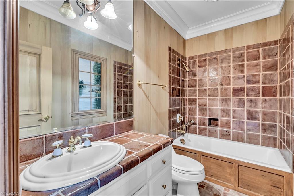 1100 Glen Oaks Drive, Hamptonville, North Carolina image 30