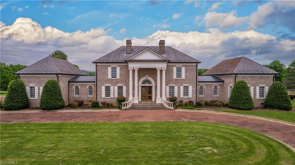 1100 Glen Oaks Drive, Hamptonville, North Carolina image 3