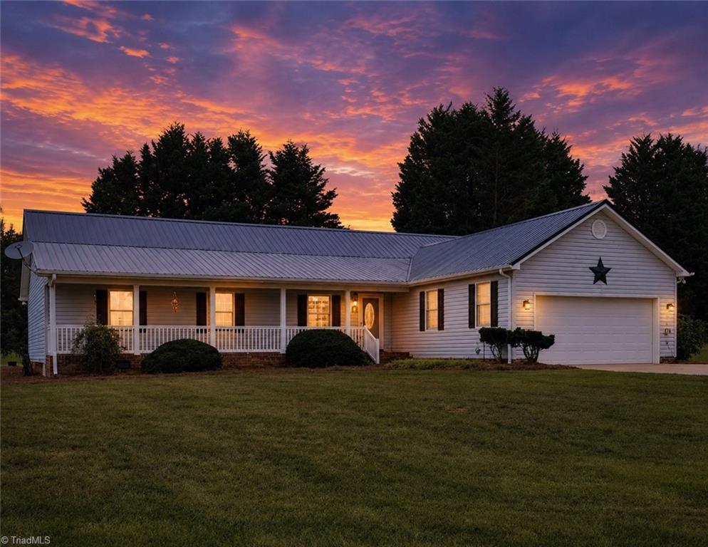 Photo of 124 Glen Oaks Drive, King, NC 27021 (MLS # 1233263)