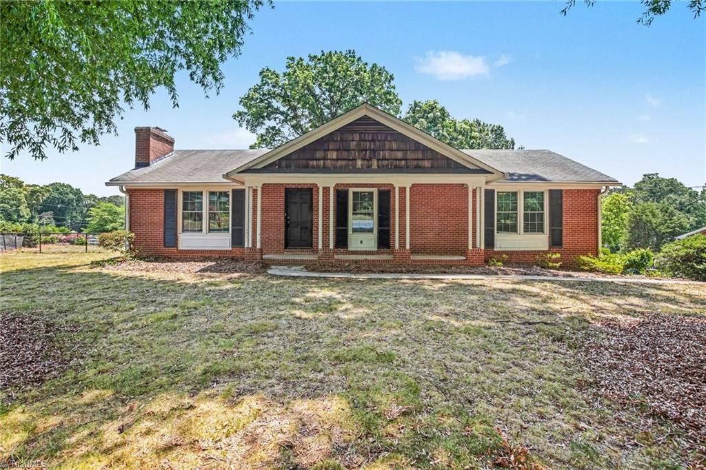 Photo of 671 Dover Drive, Winston-Salem, NC 27104 (MLS # 1222208)