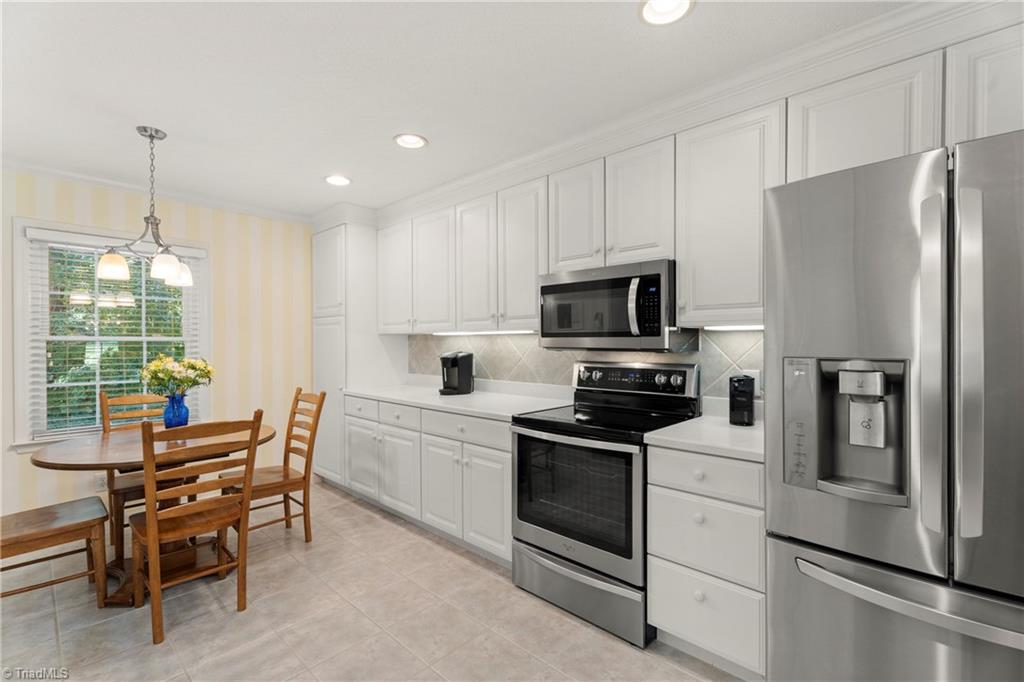 Winston-Salem, North Carolina 27107, United States, 3 Bedrooms Bedrooms, ,2 BathroomsBathrooms,Residential,Pending,209262