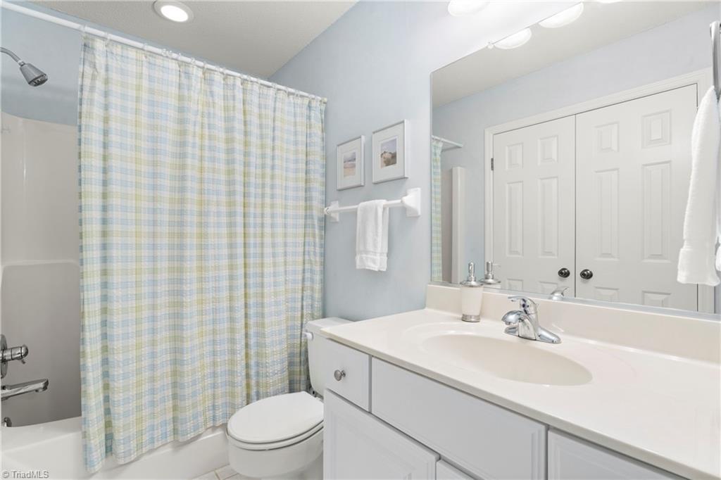 Winston-Salem, North Carolina 27107, United States, 3 Bedrooms Bedrooms, ,2 BathroomsBathrooms,Residential,Pending,209262