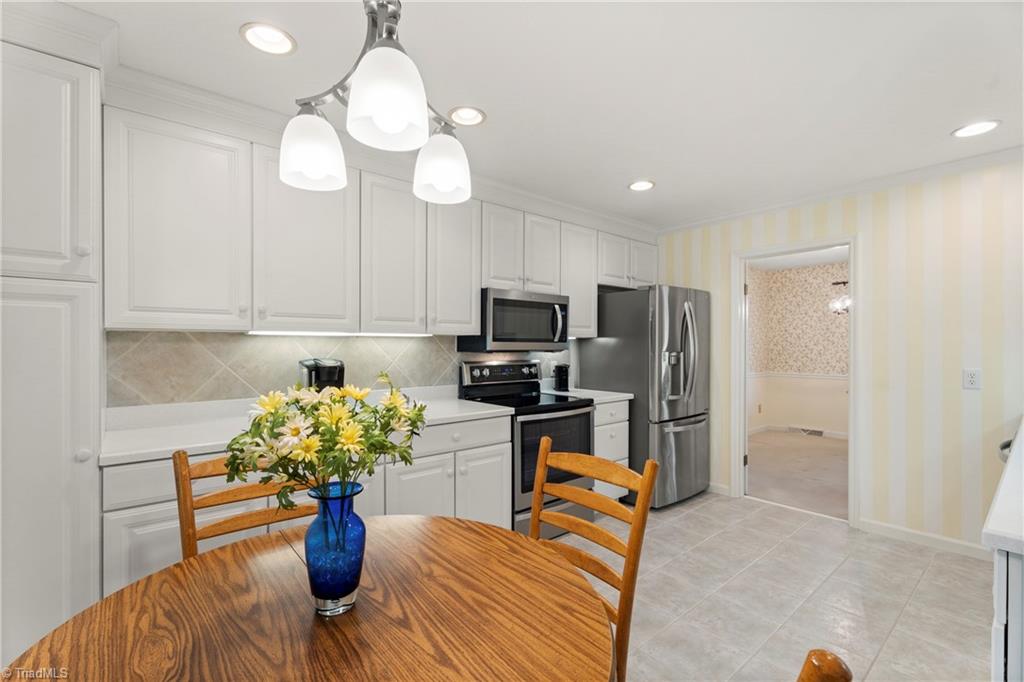 Winston-Salem, North Carolina 27107, United States, 3 Bedrooms Bedrooms, ,2 BathroomsBathrooms,Residential,Pending,209262