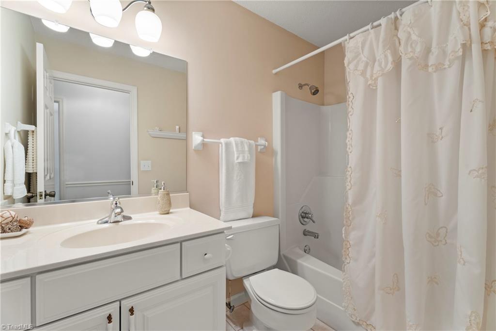 Winston-Salem, North Carolina 27107, United States, 3 Bedrooms Bedrooms, ,2 BathroomsBathrooms,Residential,Pending,209262