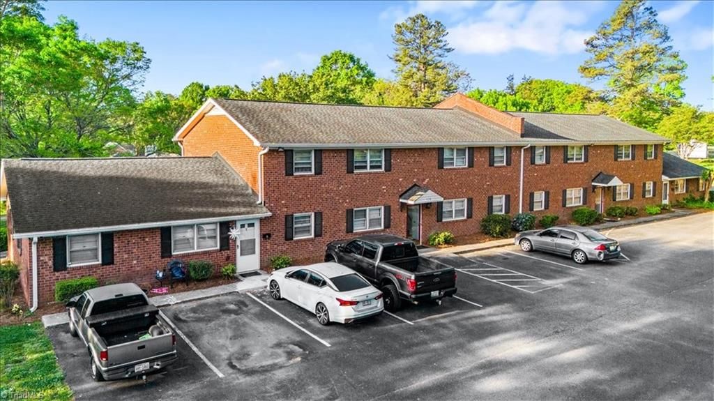 Photo of 110 Hedgecock Avenue, Winston-Salem, NC 27104 (MLS # 1216608)