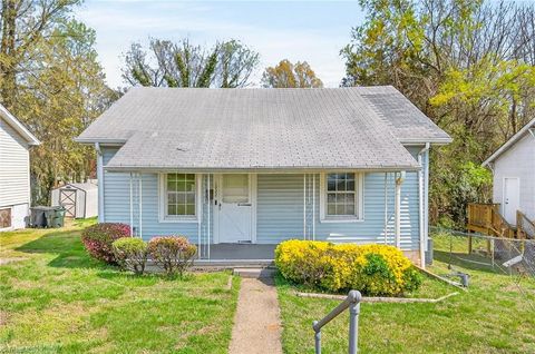 Homes For Sale - 1028 Queen Ann Street<br/> Burlington, NC 27217