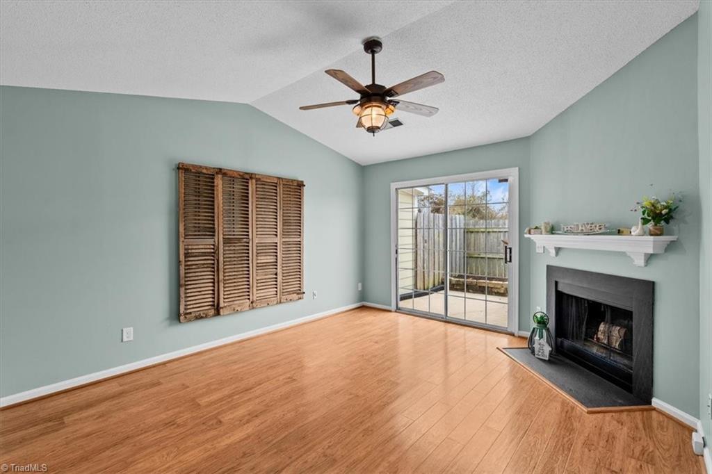 814 Guilford College Road 129