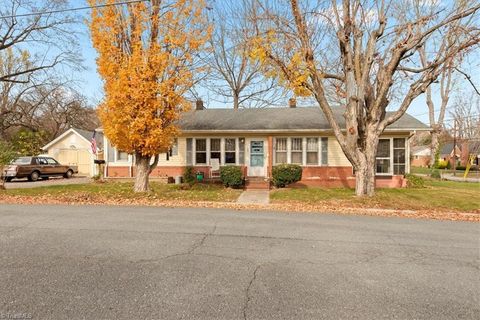 A home in Mount Airy