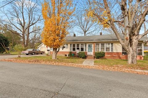 A home in Mount Airy