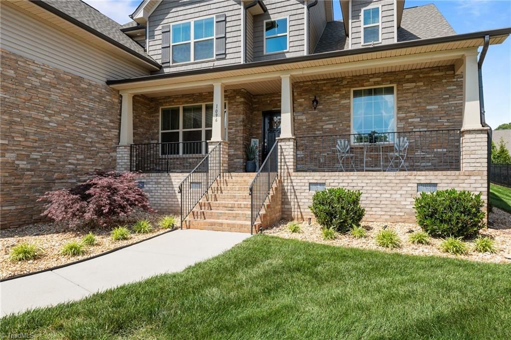 Photo of 1096 Crestwell Drive, Burlington, NC 27215 (MLS # 1198933)