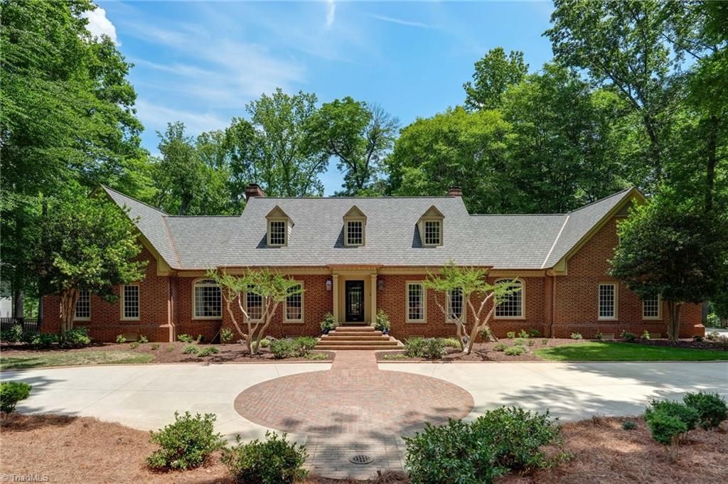 Photo of 2706 Lake Forest Drive, Greensboro, NC 27408 (MLS # 1220652)