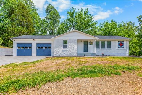 Homes For Sale - 636 Bryant Mill Road<br/> Surry County, Ararat, NC 27007