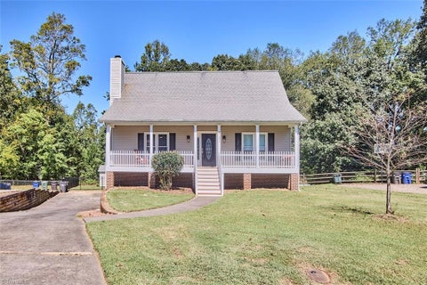 Homes For Sale - 2131 Dave Street<br/> Forsyth County, Winston-Salem, NC 27127