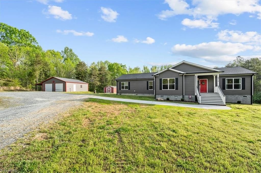 Photo of 6916 Lawrence Farm Lane, Randleman, NC 27317 (MLS # 1207539)