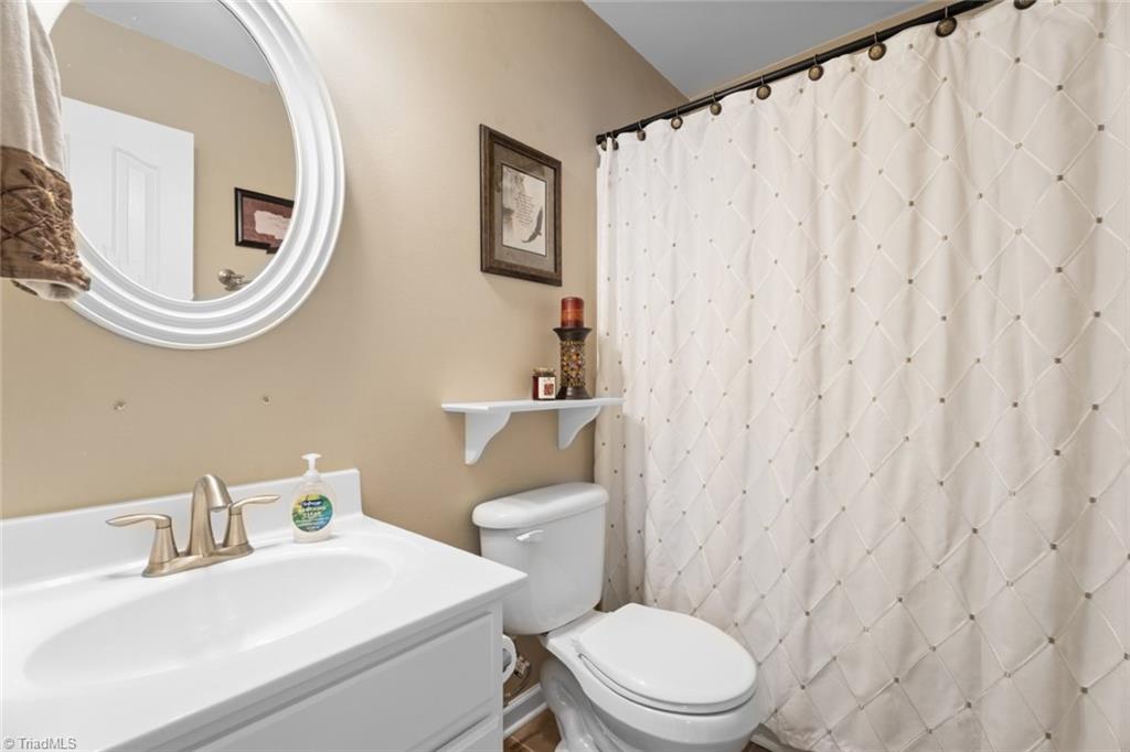 Winston-Salem, North Carolina 27127, United States, 3 Bedrooms Bedrooms, ,3 BathroomsBathrooms,Residential,Active,27286