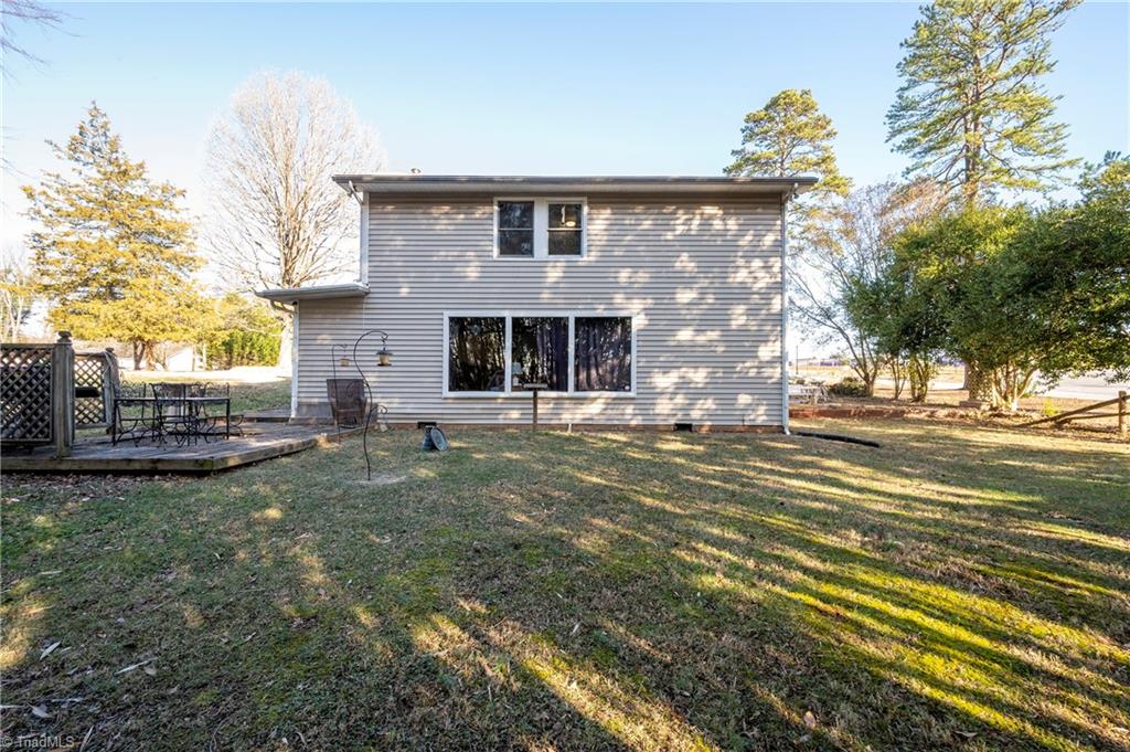 Photo 3 of 33 of 1124 Meadowlawn Avenue house
