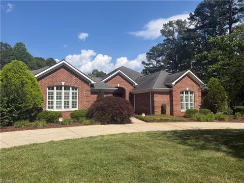 Homes For Sale - 2650 Fox Ridge Road<br/> Asheboro, NC 27205