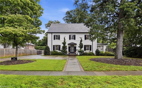Homes For Sale - 419 N Stratford Road<br/> Winston-Salem, NC 27104