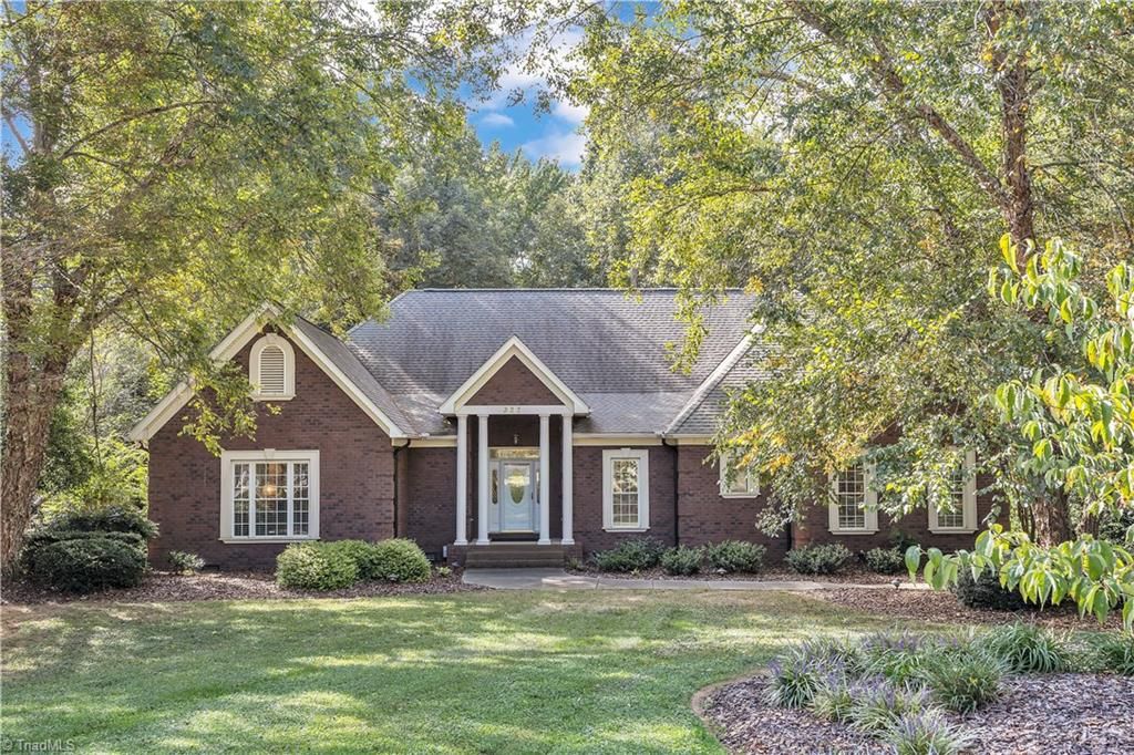 Photo of 322 W Glenview Drive, Salisbury, NC 28147 (MLS # 1196452)