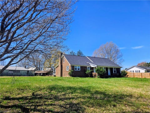 Homes For Sale - 908 Boone Road<br/> Burlington, NC 27217