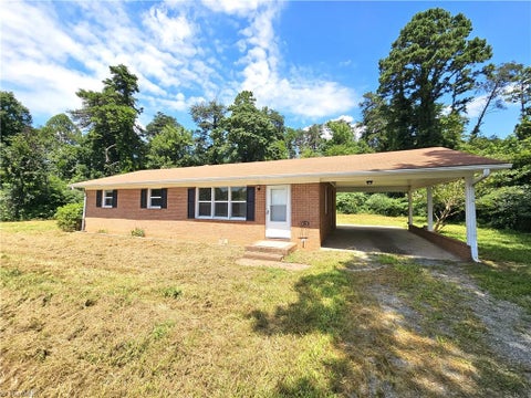 Homes For Sale - 2447 Piney Mountain Road<br/> Walnut Cove, NC 27052
