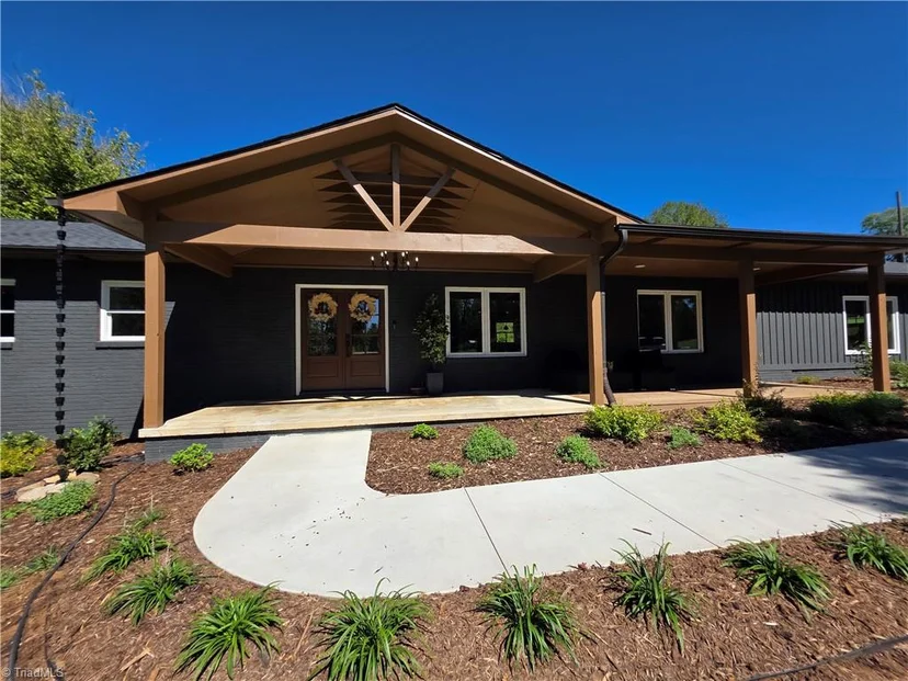 2591 Boomer Road, photo 1 of 38